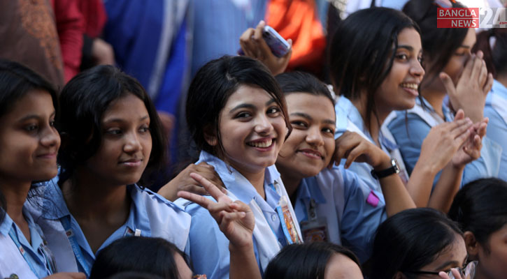 এইচএসসিতে এগিয়ে ছাত্রীদের জয়যাত্রা
